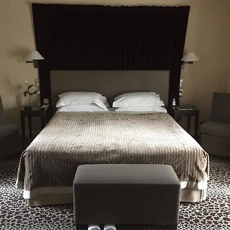 Esprit Saint Germain מלון