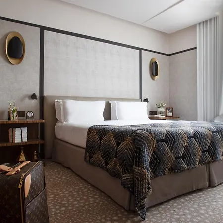 Esprit Saint Germain Париж